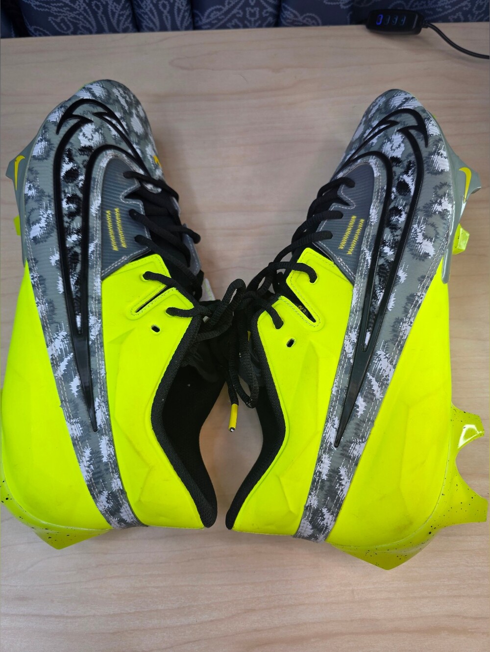 Nike Vapor Edge Elite 360 2 Football Cleats Mens 14 Volt Yellow Camo FB3347-703 - Picture 3 of 17